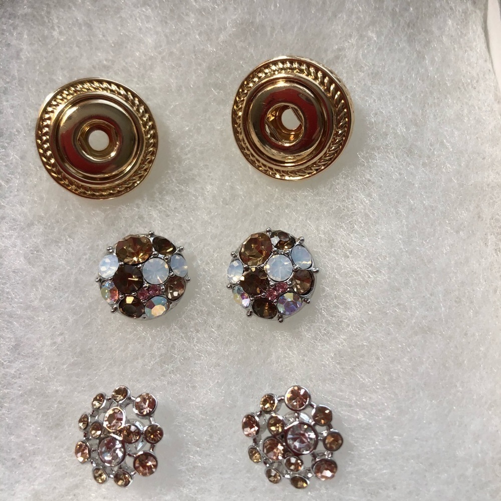 Magnolia and Vine Gold-tone Earrings with Snaps